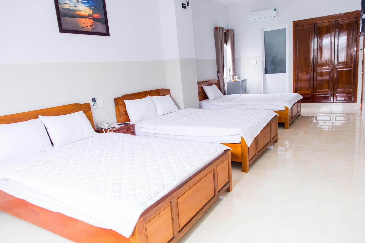 Hoang Thinh Hotel Kon Tum Екстер'єр фото