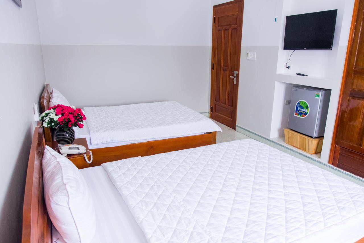 Hoang Thinh Hotel Kon Tum Екстер'єр фото