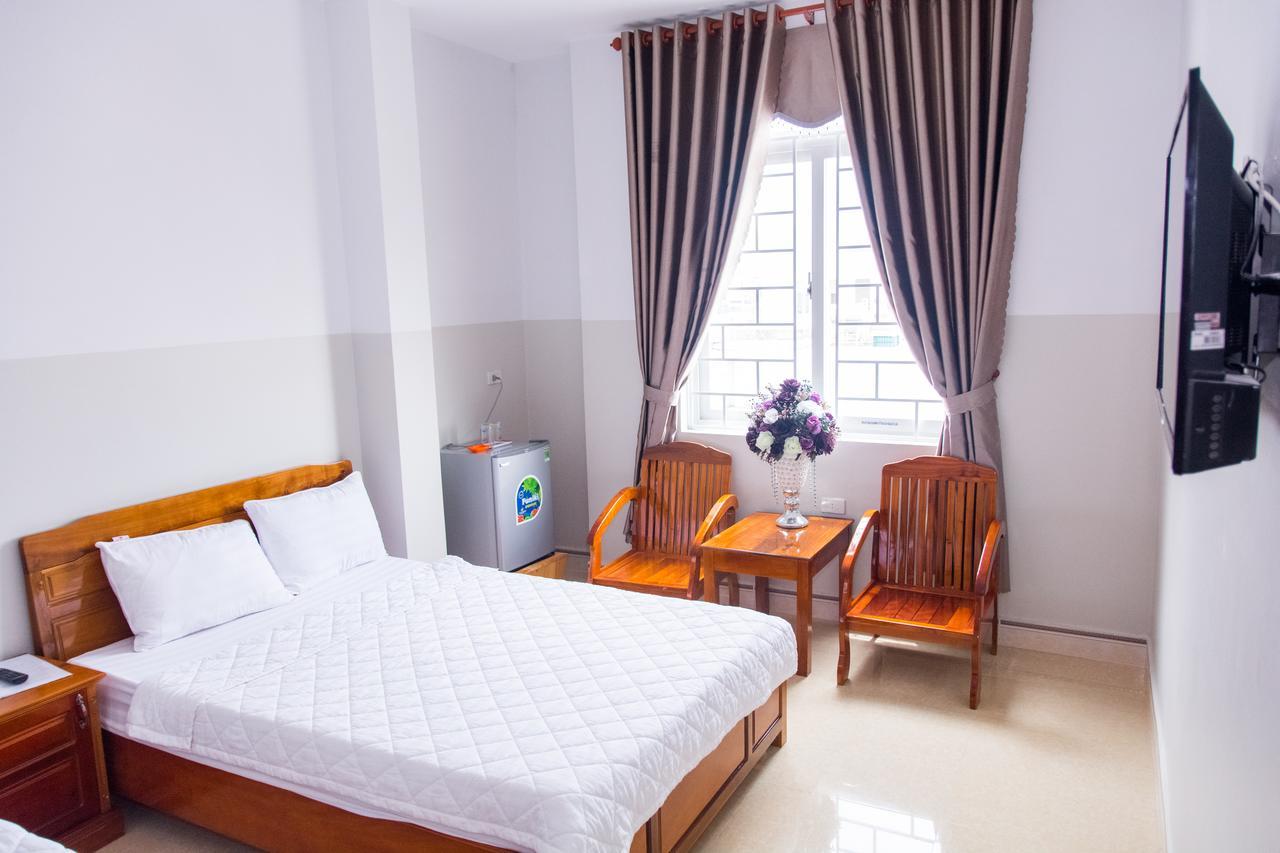 Hoang Thinh Hotel Kon Tum Екстер'єр фото