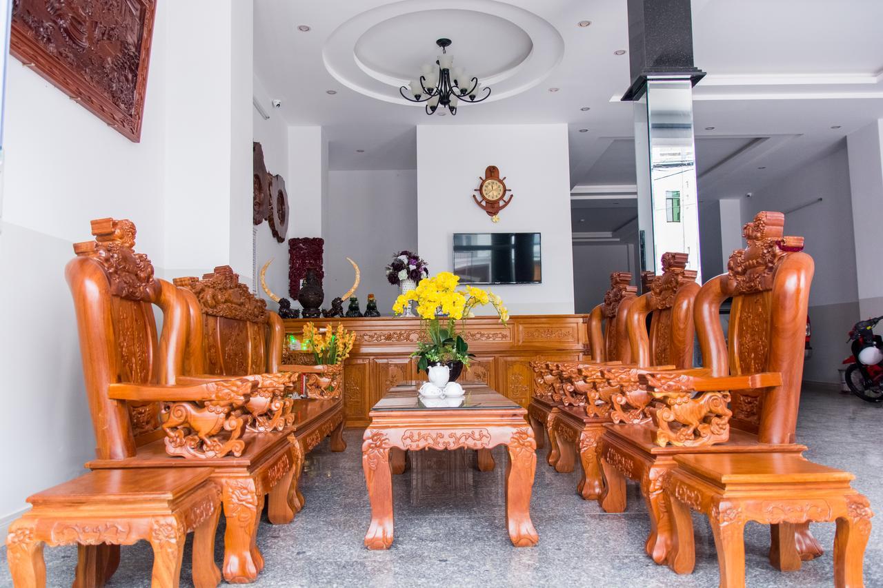 Hoang Thinh Hotel Kon Tum Екстер'єр фото