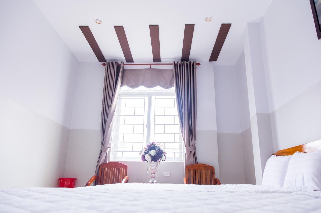 Hoang Thinh Hotel Kon Tum Екстер'єр фото